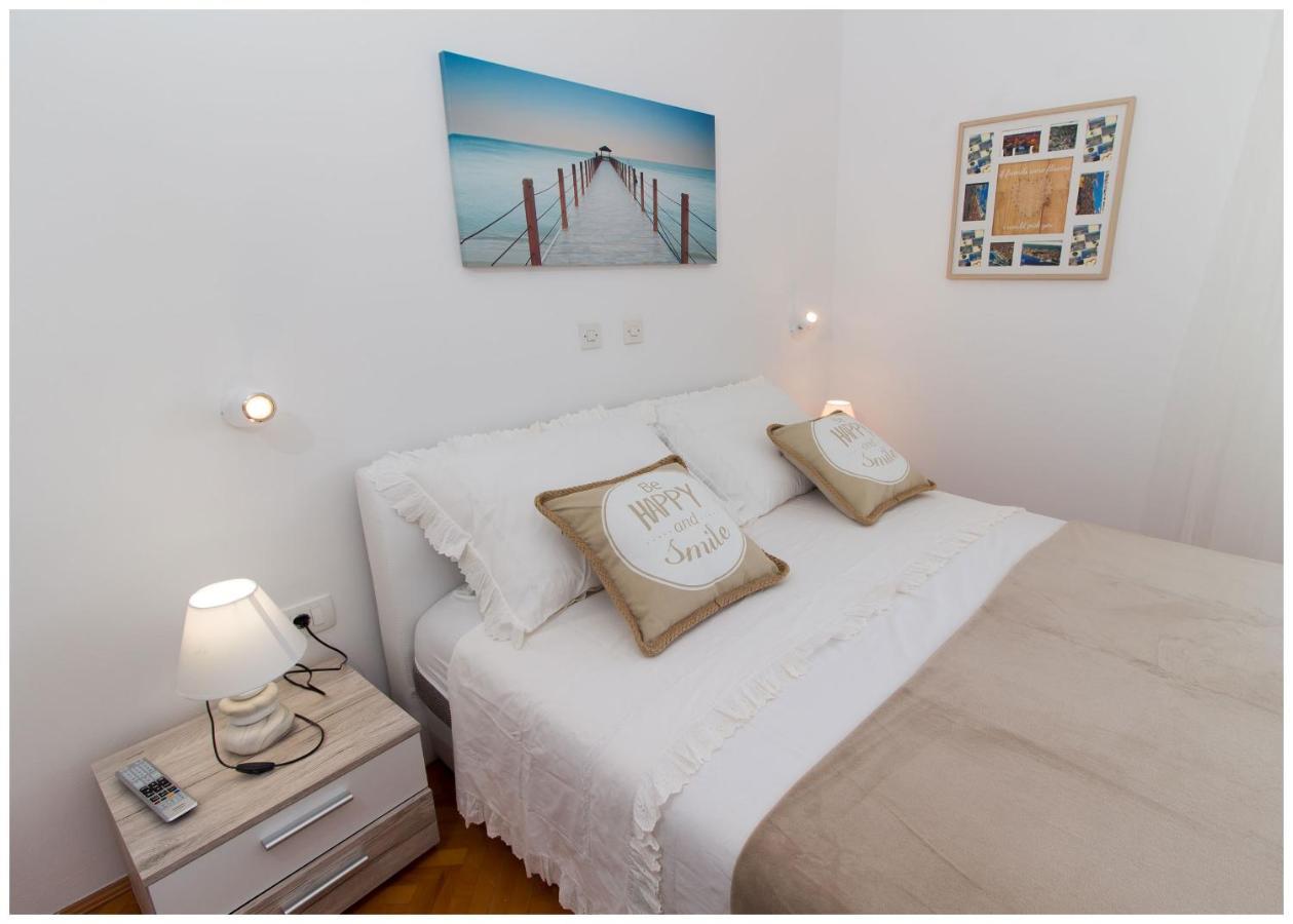 Large Apartment Between Split And Trogir Kastela Ngoại thất bức ảnh