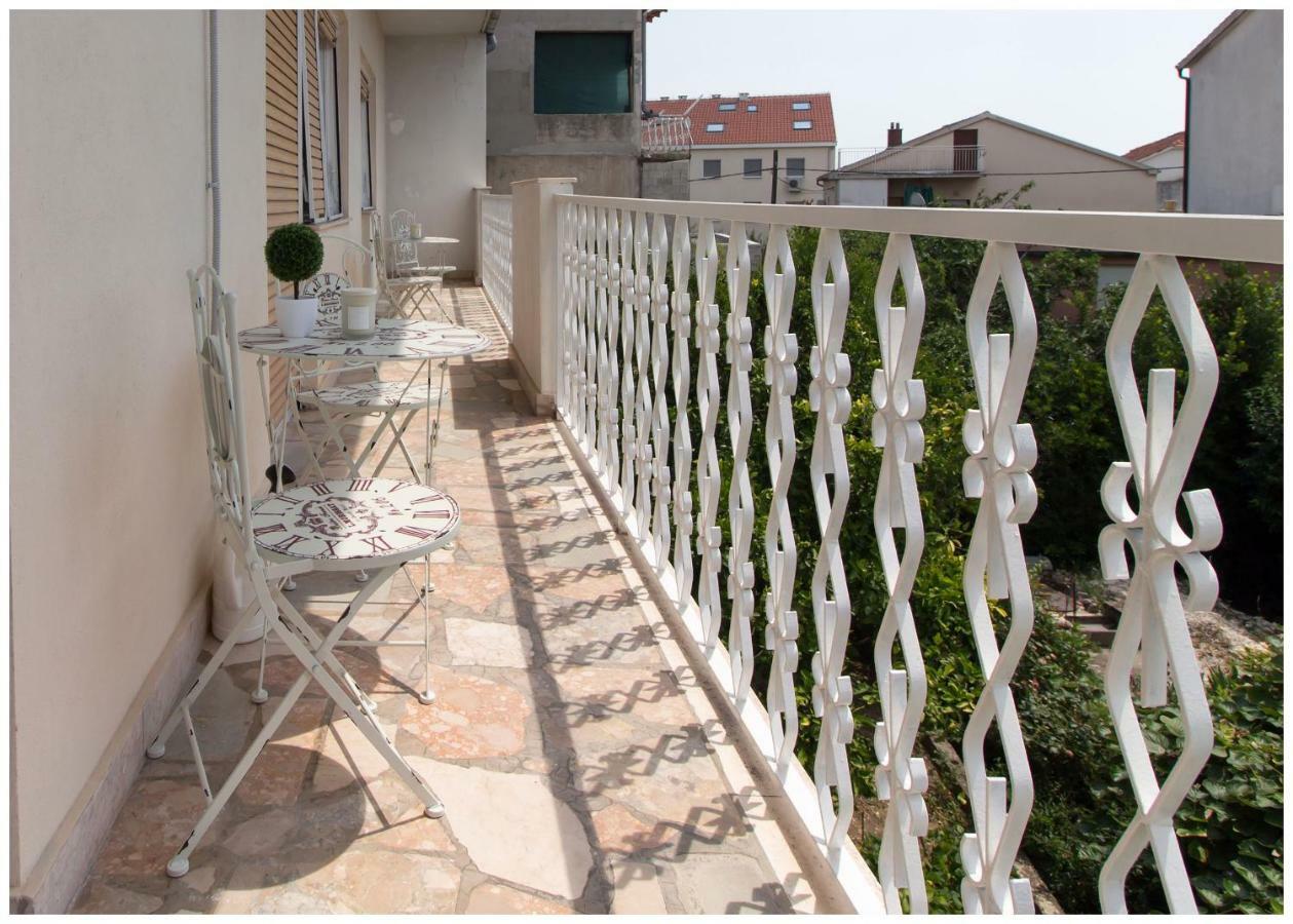 Large Apartment Between Split And Trogir Kastela Ngoại thất bức ảnh