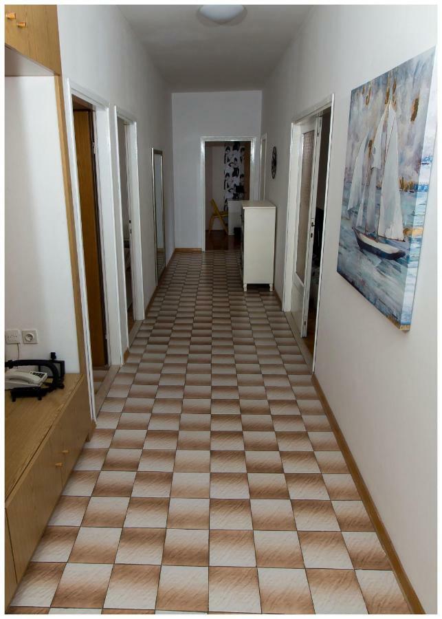 Large Apartment Between Split And Trogir Kastela Ngoại thất bức ảnh