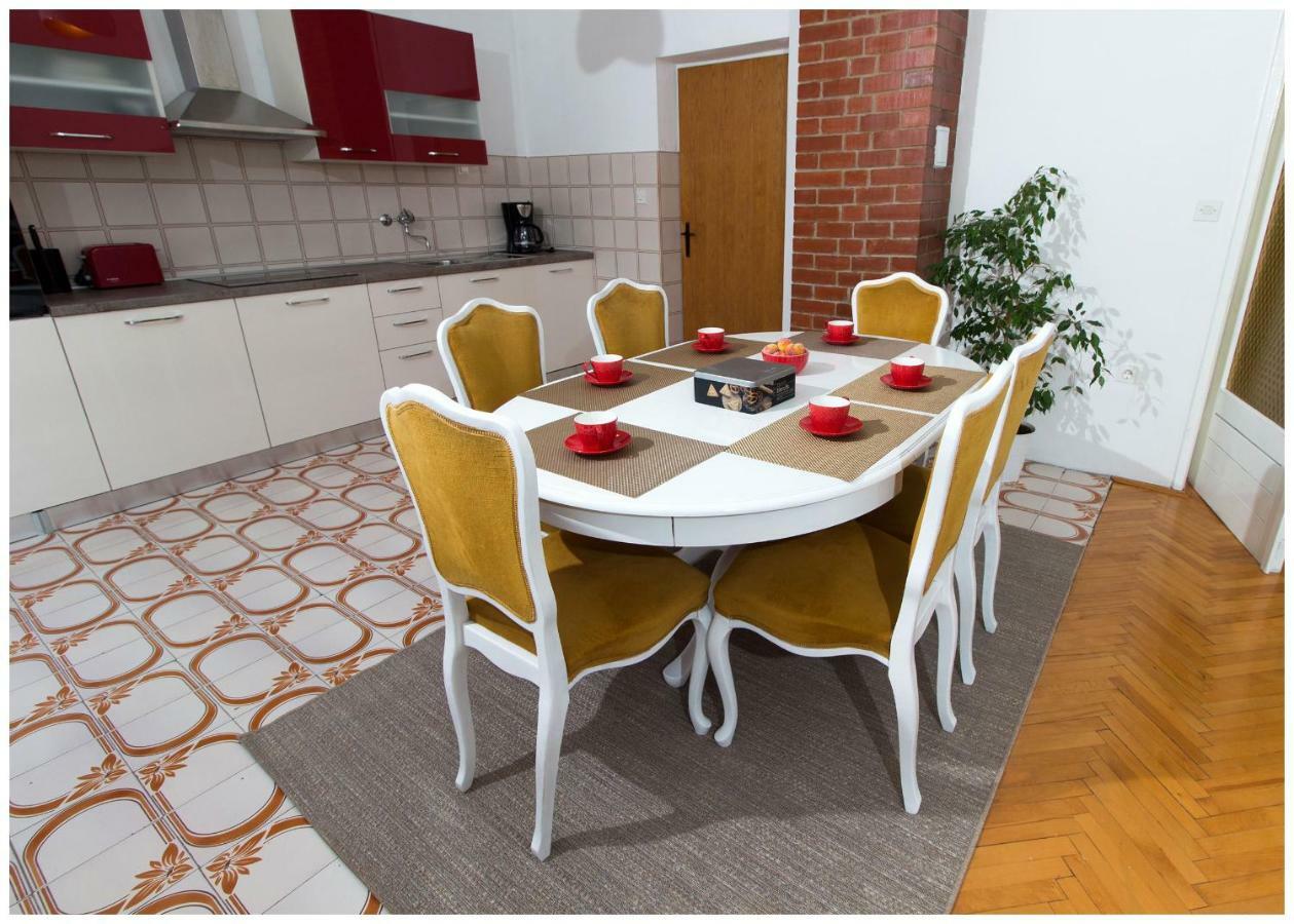 Large Apartment Between Split And Trogir Kastela Ngoại thất bức ảnh