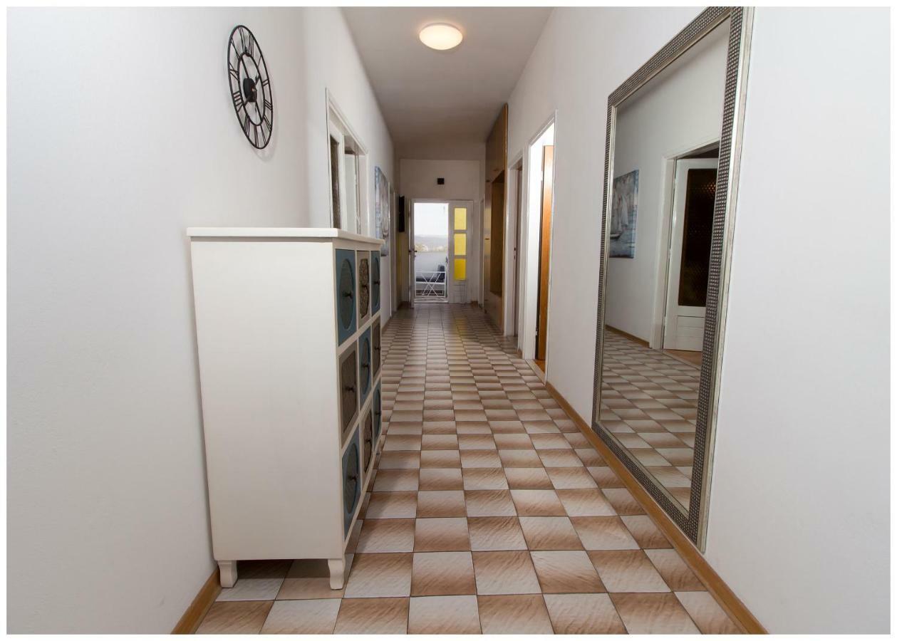 Large Apartment Between Split And Trogir Kastela Ngoại thất bức ảnh