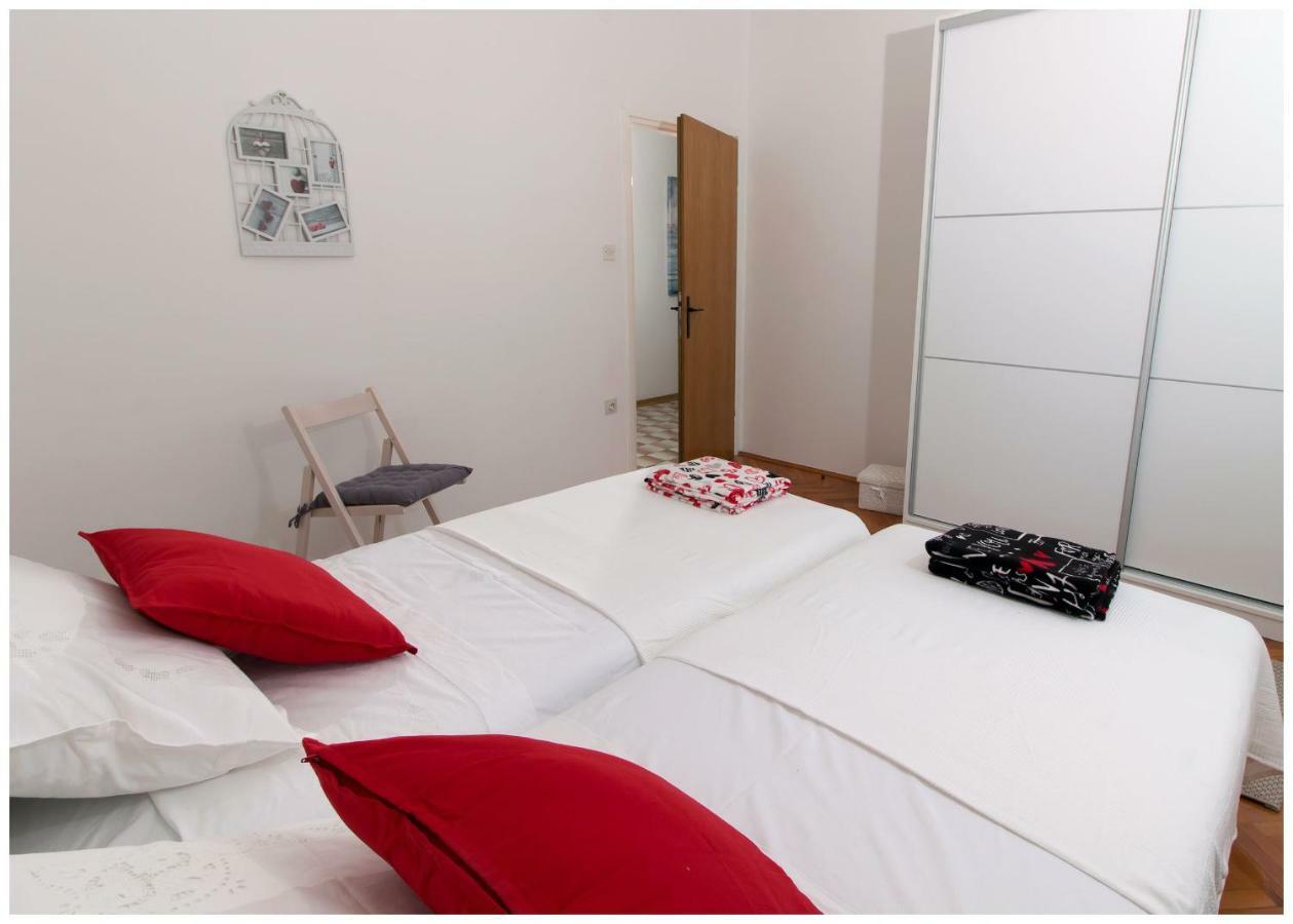 Large Apartment Between Split And Trogir Kastela Ngoại thất bức ảnh
