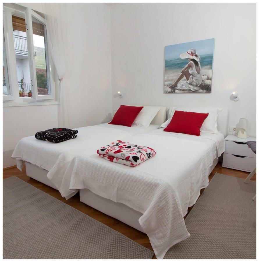 Large Apartment Between Split And Trogir Kastela Ngoại thất bức ảnh