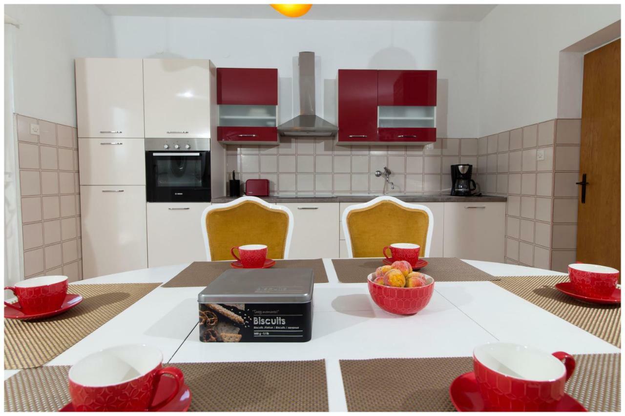 Large Apartment Between Split And Trogir Kastela Ngoại thất bức ảnh